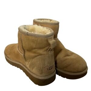 y2k UGG Australia Classic Short Sheepskin Boots Tan Suede Fur Lined Women sz 8